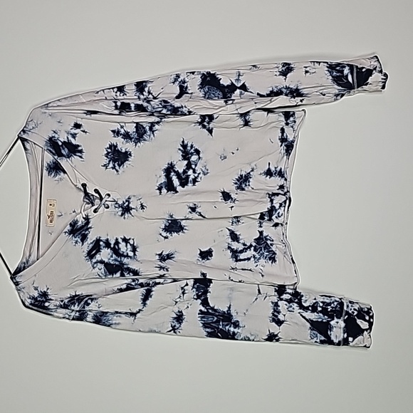 Hollister medium long sleeve shirt - Picture 1 of 6